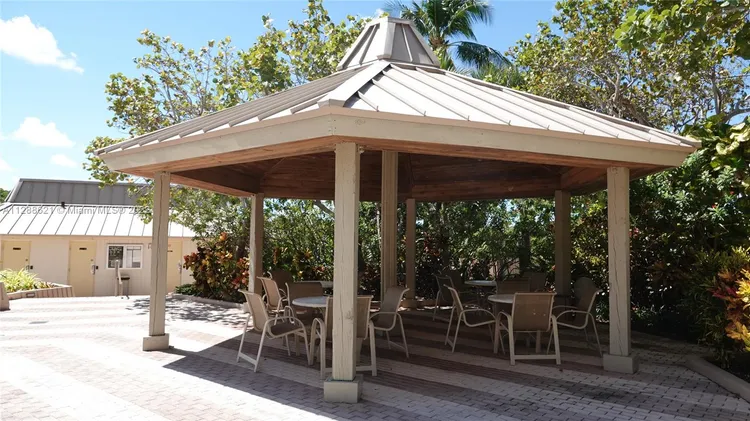 Towers of Key Biscayne #E1107 image #40