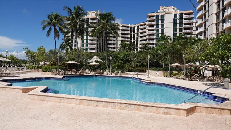 Towers of Key Biscayne #E1107 image #41