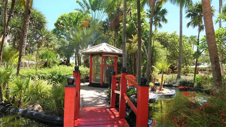 Towers of Key Biscayne #E1107 image #48