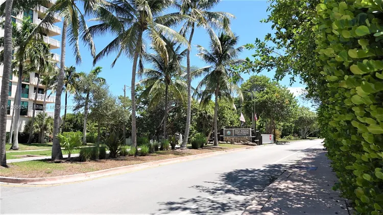 Towers of Key Biscayne #E1107 image #49