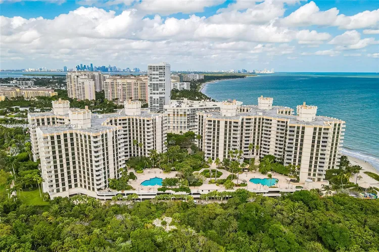 Towers of Key Biscayne #E1107 image #6