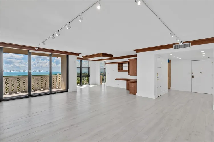 Towers of Key Biscayne #E1107 image #7