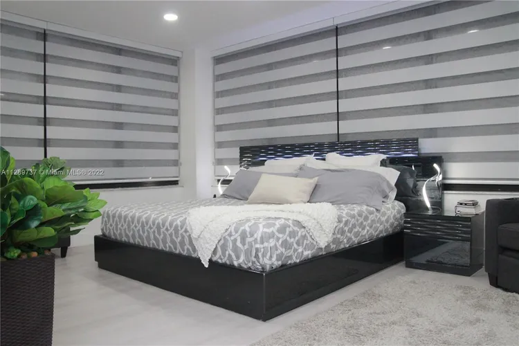 Olympus Towers and Marina #311 image #15