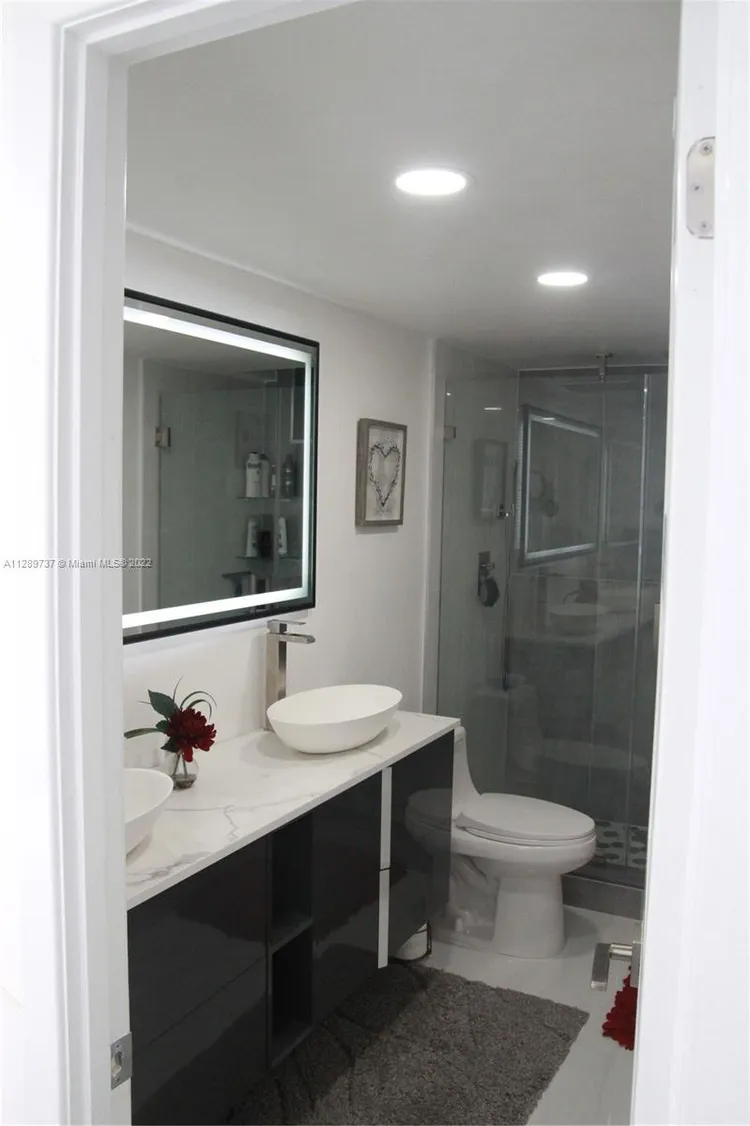 Olympus Towers and Marina #311 image #17