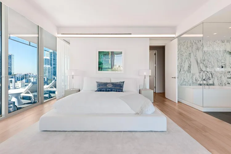 Glass #900 image #17