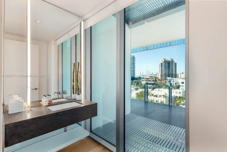 Glass #900 image #22