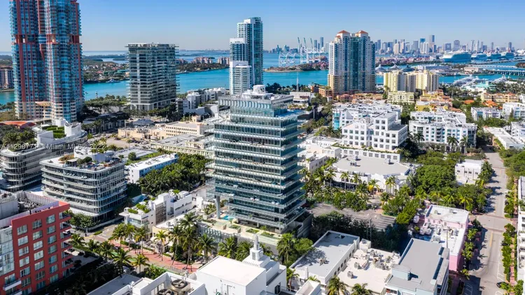 Glass #900 image #32