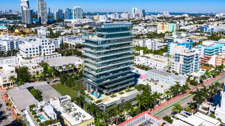 Glass #900 image #33