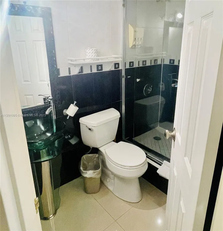 Four Ambassadors #1968 image #10