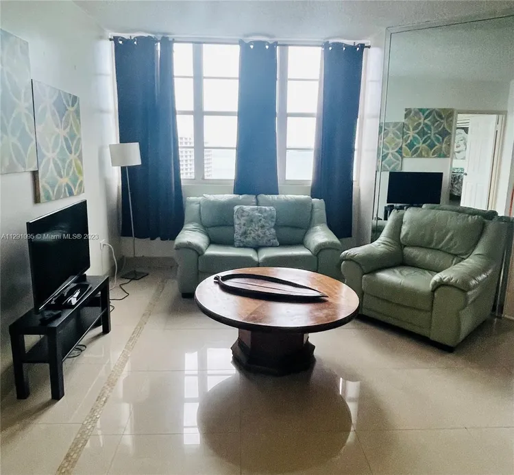 Four Ambassadors #1968 image #6