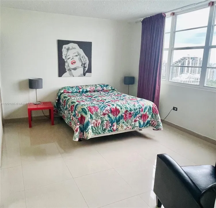 Four Ambassadors #1968 image #8