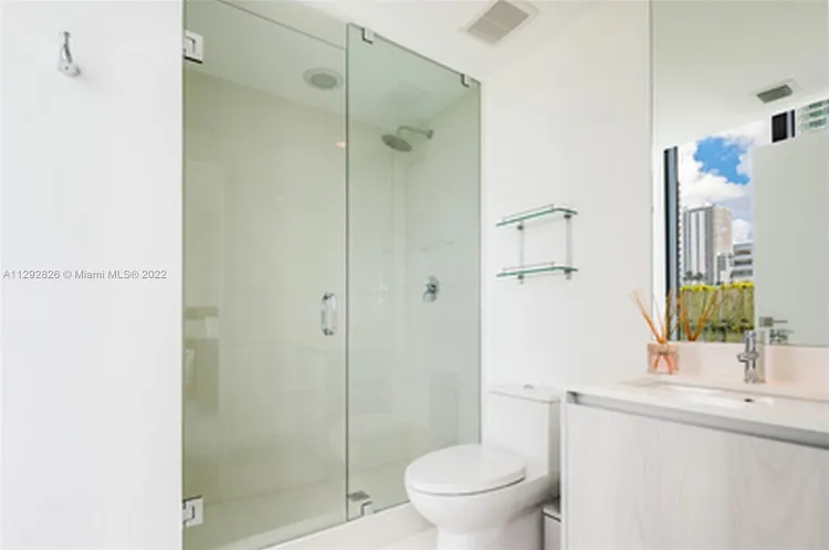 One Paraiso #401 image #13