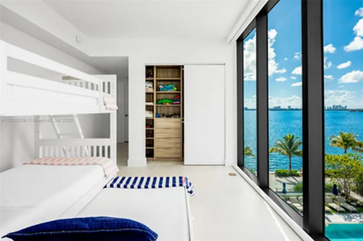 One Paraiso #401 image #14