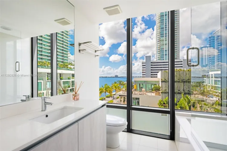 One Paraiso #401 image #16