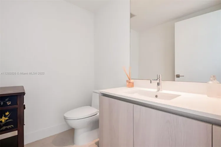 One Paraiso #401 image #17