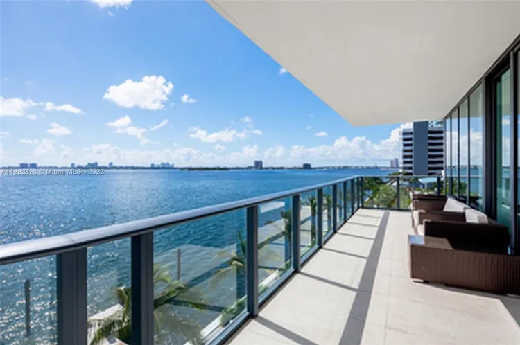 One Paraiso #401 image #19