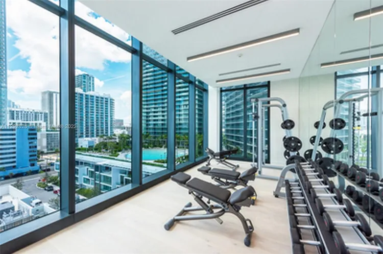 One Paraiso #401 image #20