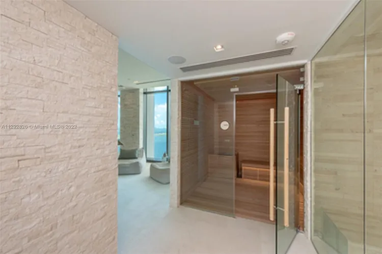 One Paraiso #401 image #21