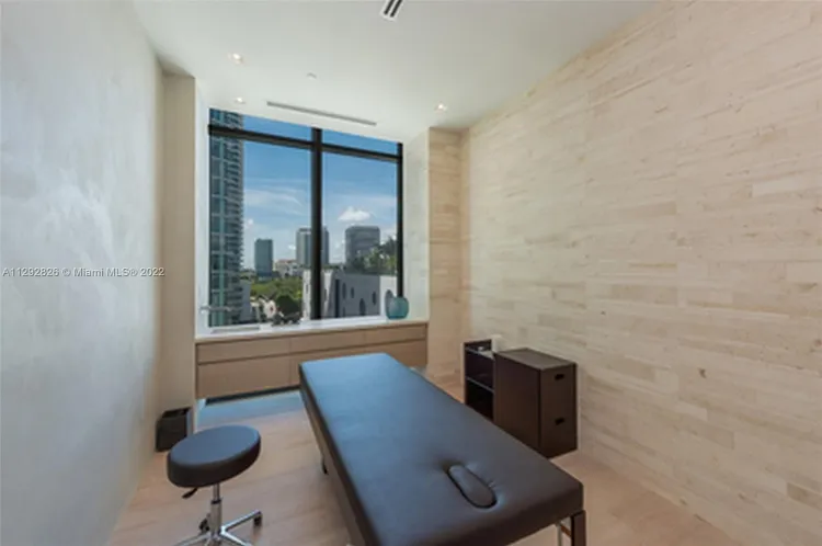 One Paraiso #401 image #23