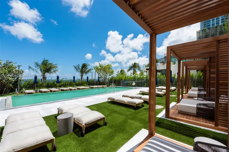 One Paraiso #401 image #30