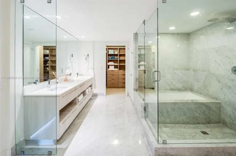 One Paraiso #401 image #9