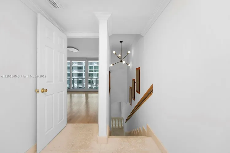 Carriage House #349 image #7