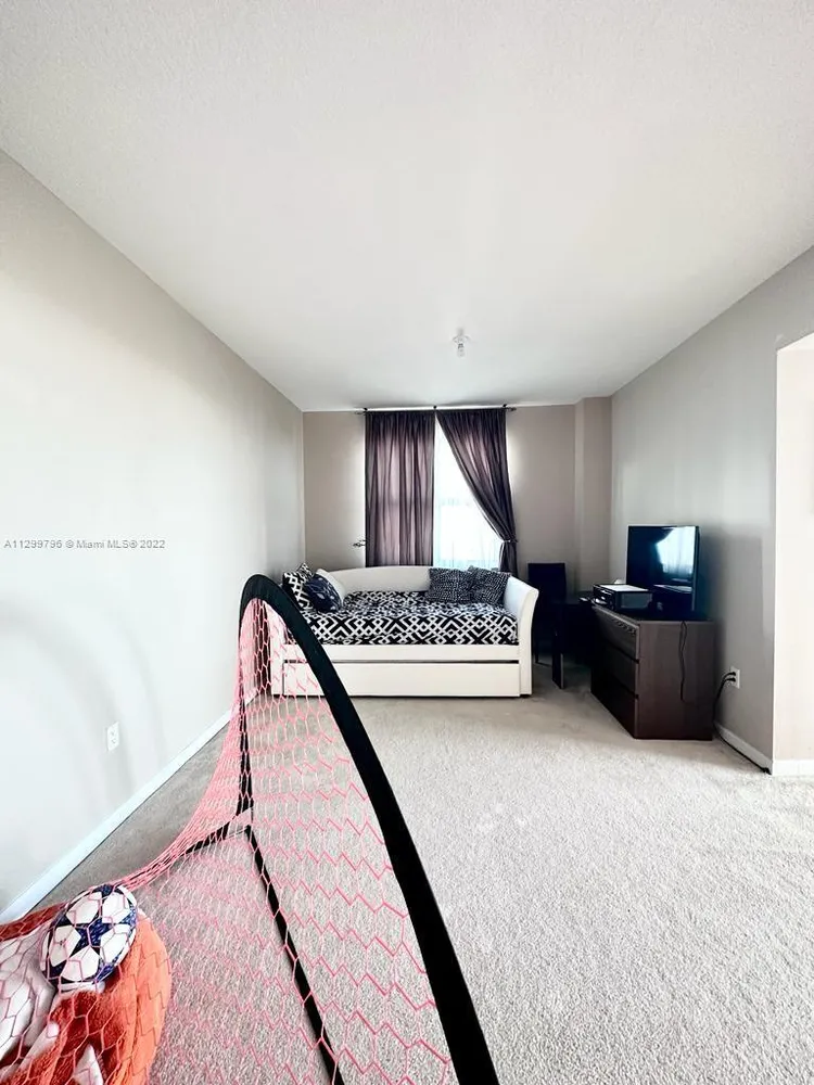 360 Condo #1125 image #18