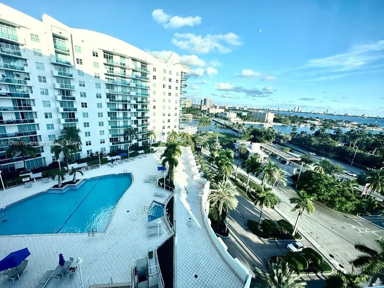 360 Condo #1125 image #28