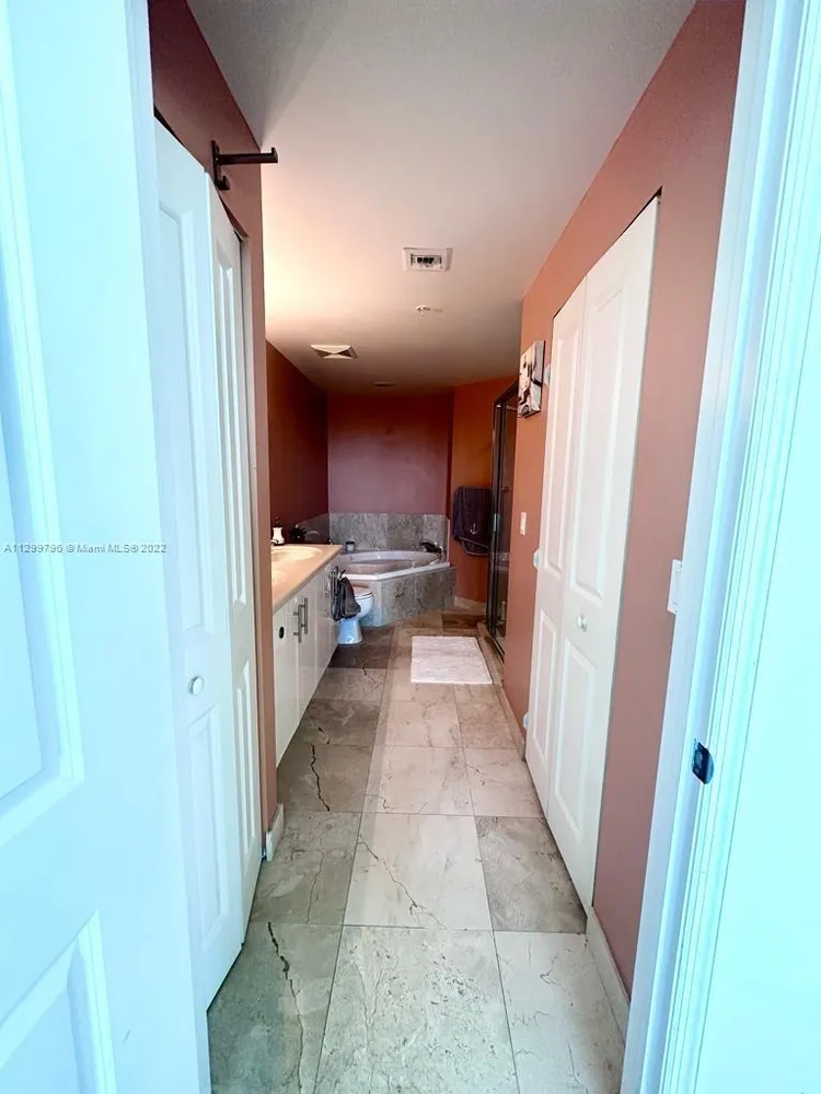 360 Condo #1125 image #33
