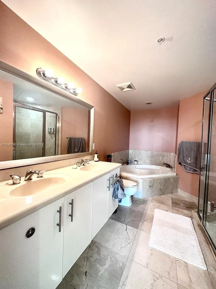 360 Condo #1125 image #36