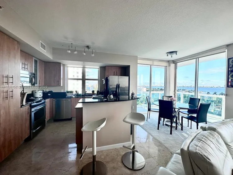 360 Condo #1125 image #6