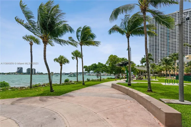 Aria on the Bay #1811 image #28