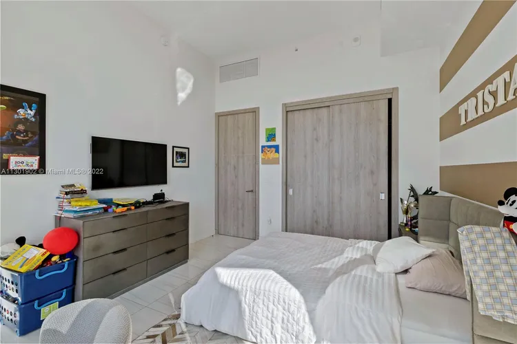 One Park Grove #8D image #16