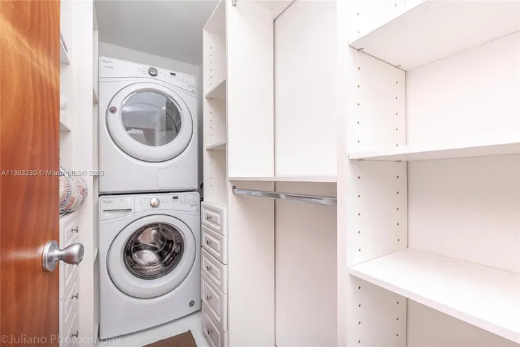 Executive #9C image #12