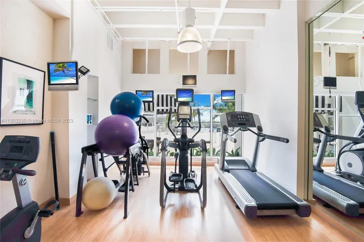 Executive #9C image #16