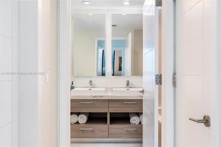 Dua Miami (SLS Hotel and Residences) #UPH7 image #18