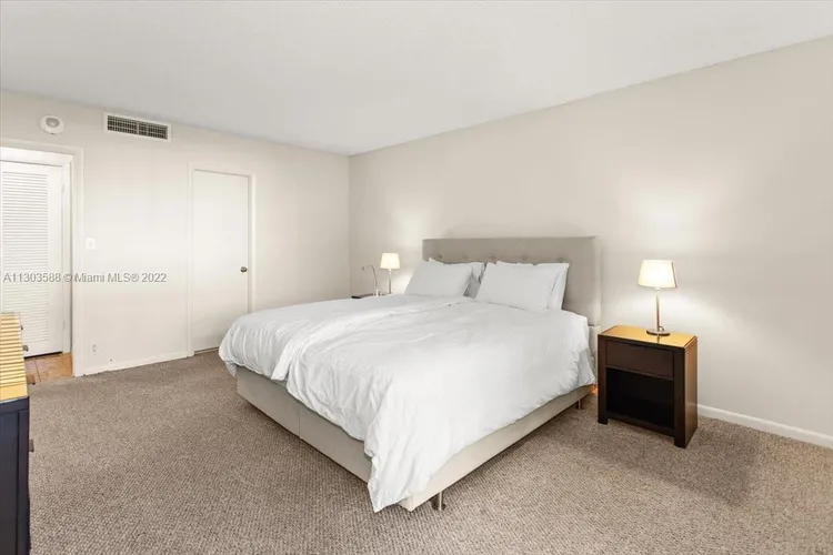 Towers of Key Biscayne #E304 image #11