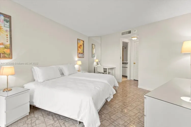 Towers of Key Biscayne #E304 image #14