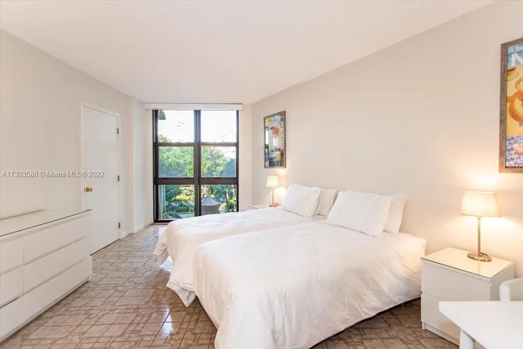 Towers of Key Biscayne #E304 image #15