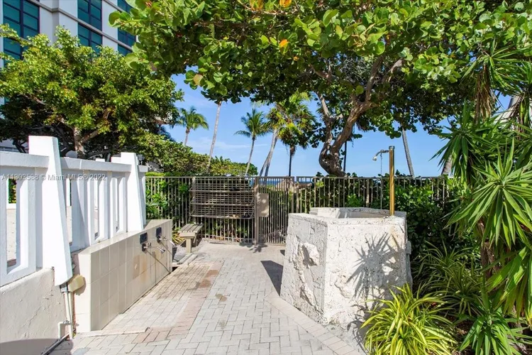 Towers of Key Biscayne #E304 image #29