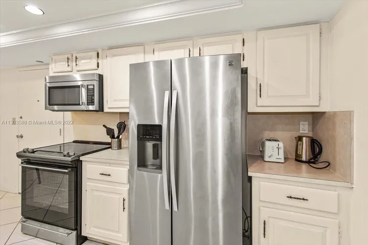 Towers of Key Biscayne #E304 image #8