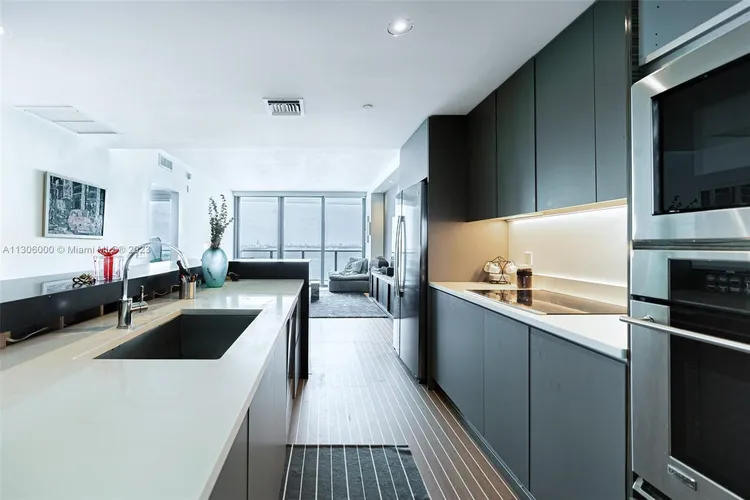 Icon Bay #2105 image #13