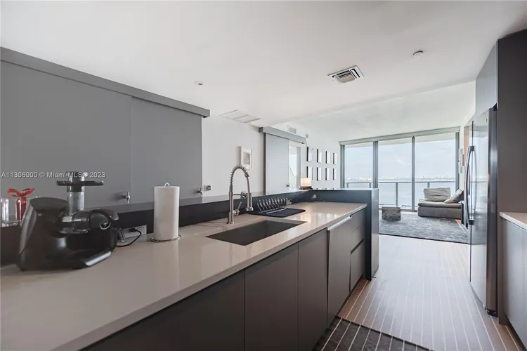 Icon Bay #2105 image #14