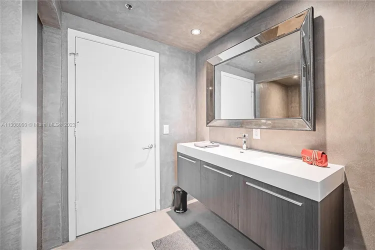 Icon Bay #2105 image #18