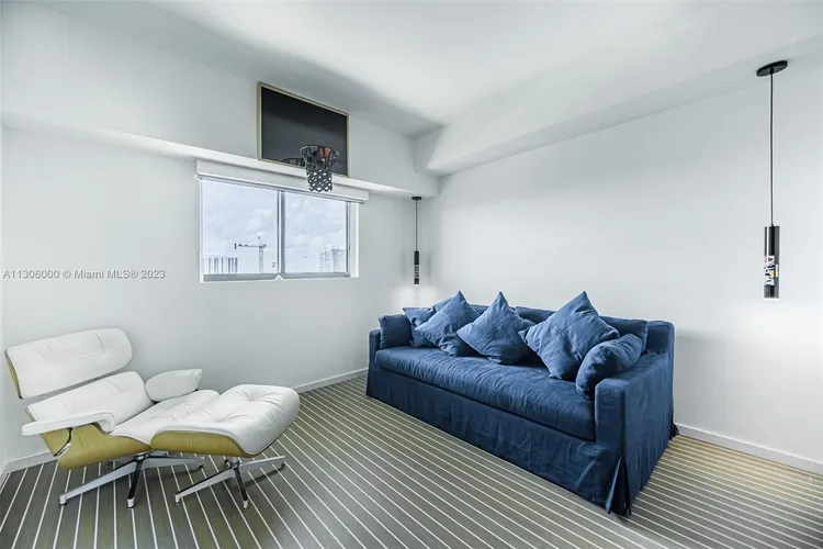 Icon Bay #2105 image #20