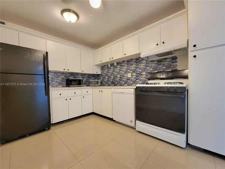 Parker Plaza Estates #1604 image #12