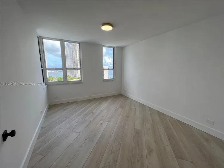 Courvoisier Courts #1709 image #10