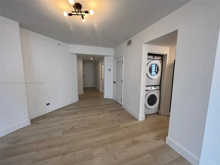 Courvoisier Courts #1709 image #12