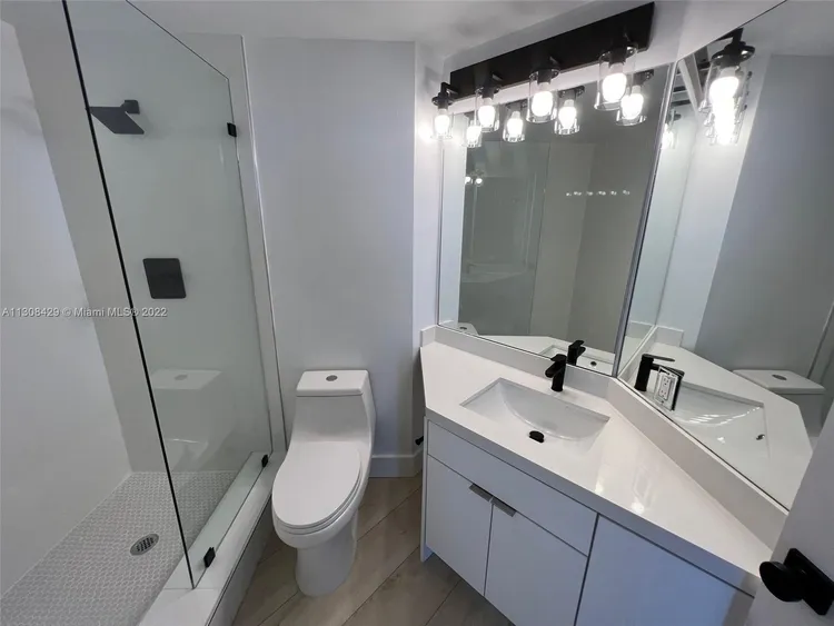 Courvoisier Courts #1709 image #15