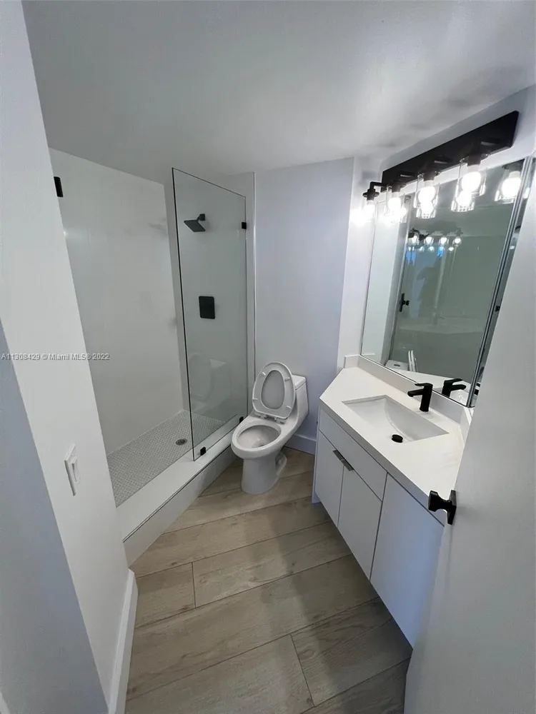 Courvoisier Courts #1709 image #16